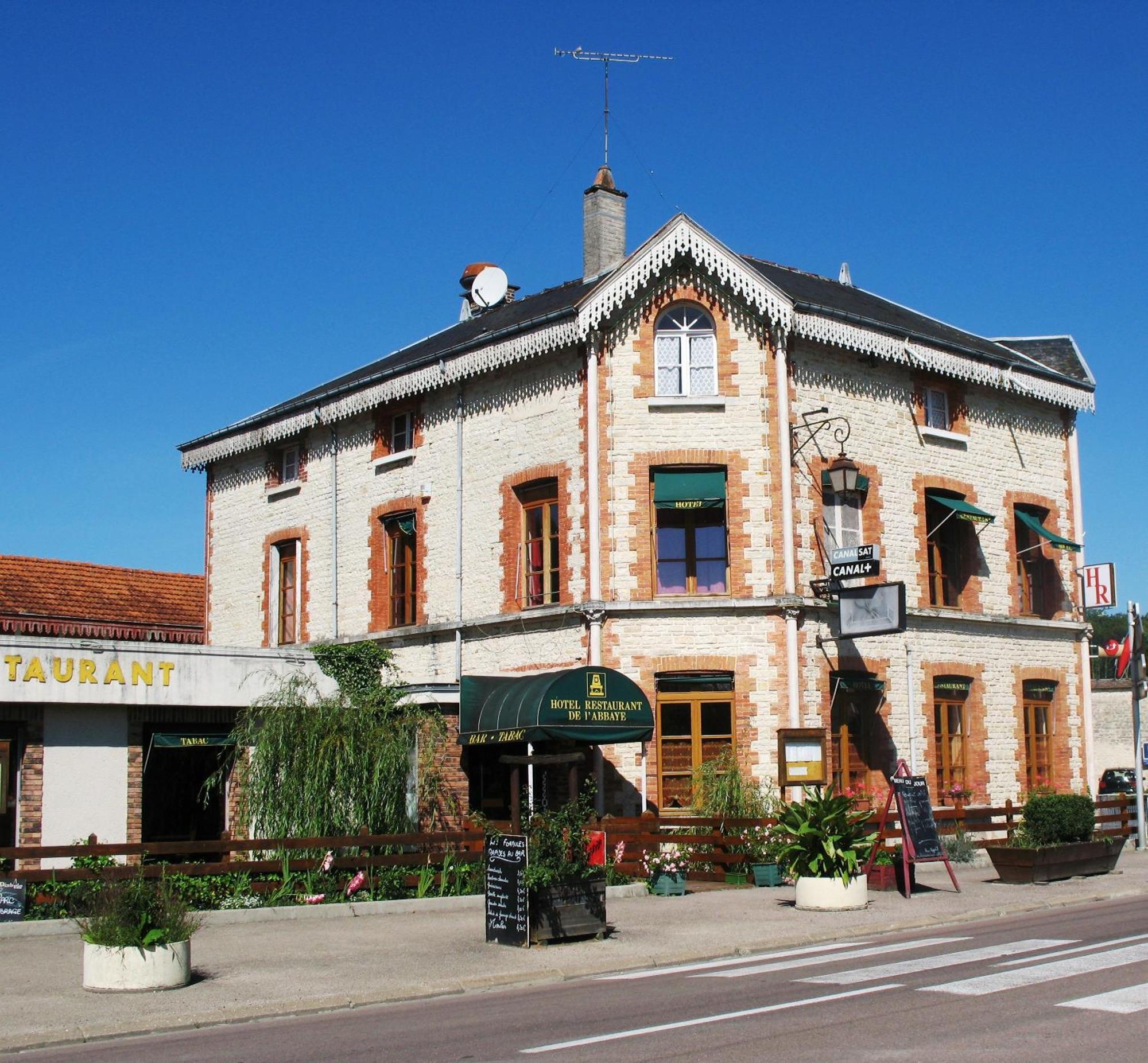 Hotel Restaurant De L'Abbaye Clairvaux Exterior foto