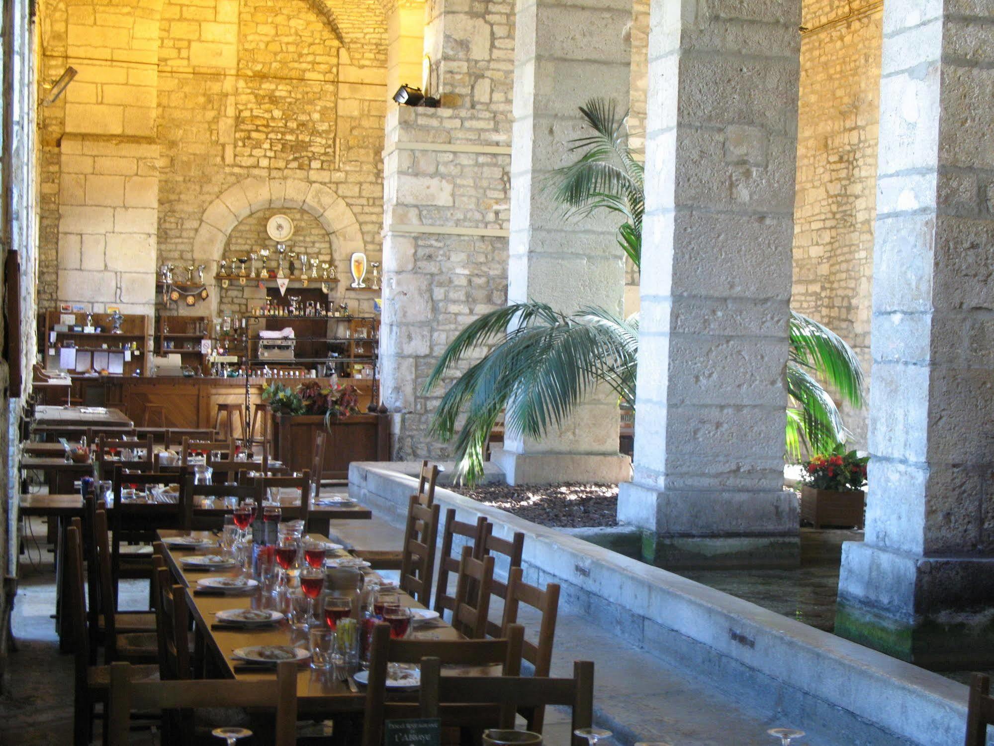Hotel Restaurant De L'Abbaye Clairvaux Exterior foto